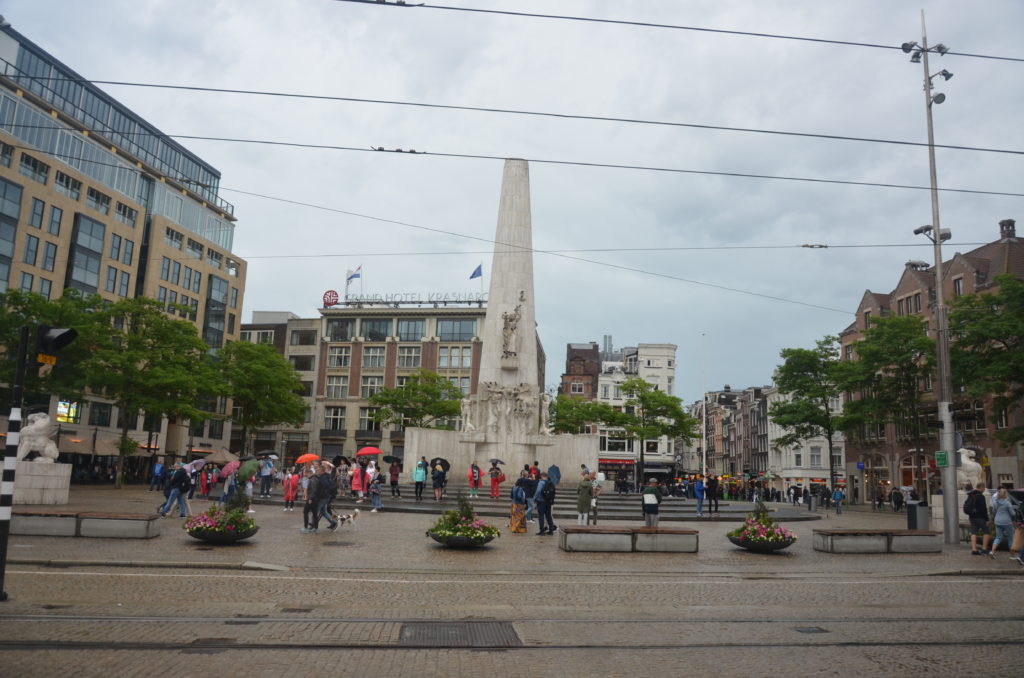 Dam Square pomnik