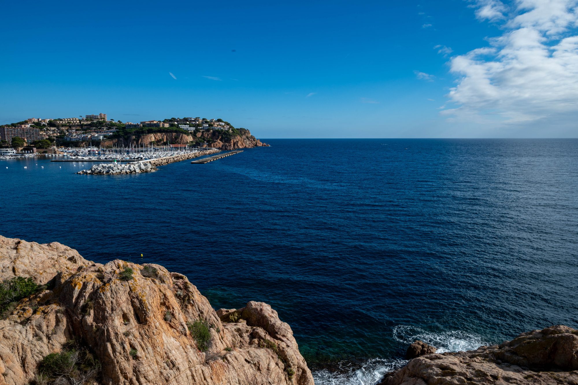 Wszystko o Sant Feliu de Guíxols na Costa Brava w Hiszpanii - Guru Podróży