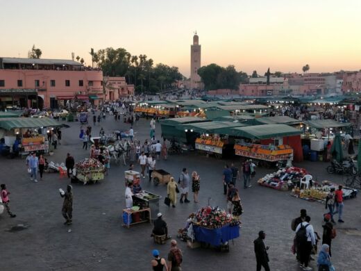 Plac Jemaa el-Fnaa nocą