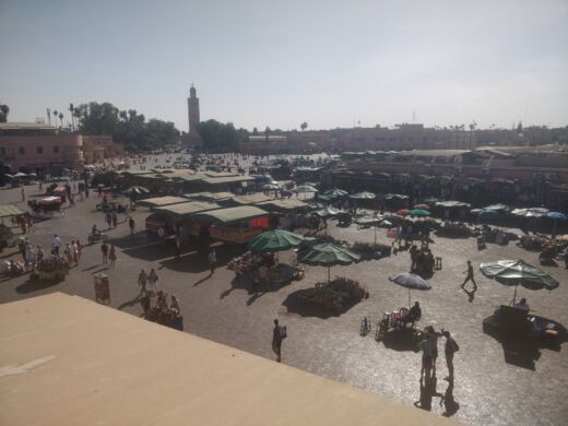 Plac Jemaa el-Fnaa za dnia