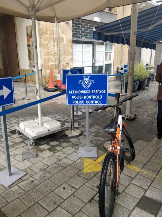 Nikozja przejście graniczne