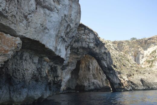 Łódka na Blue Grotto