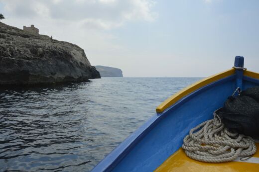 Łódka na Blue Grotto