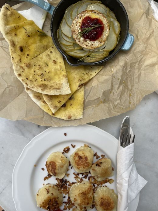 Camelot Bistro